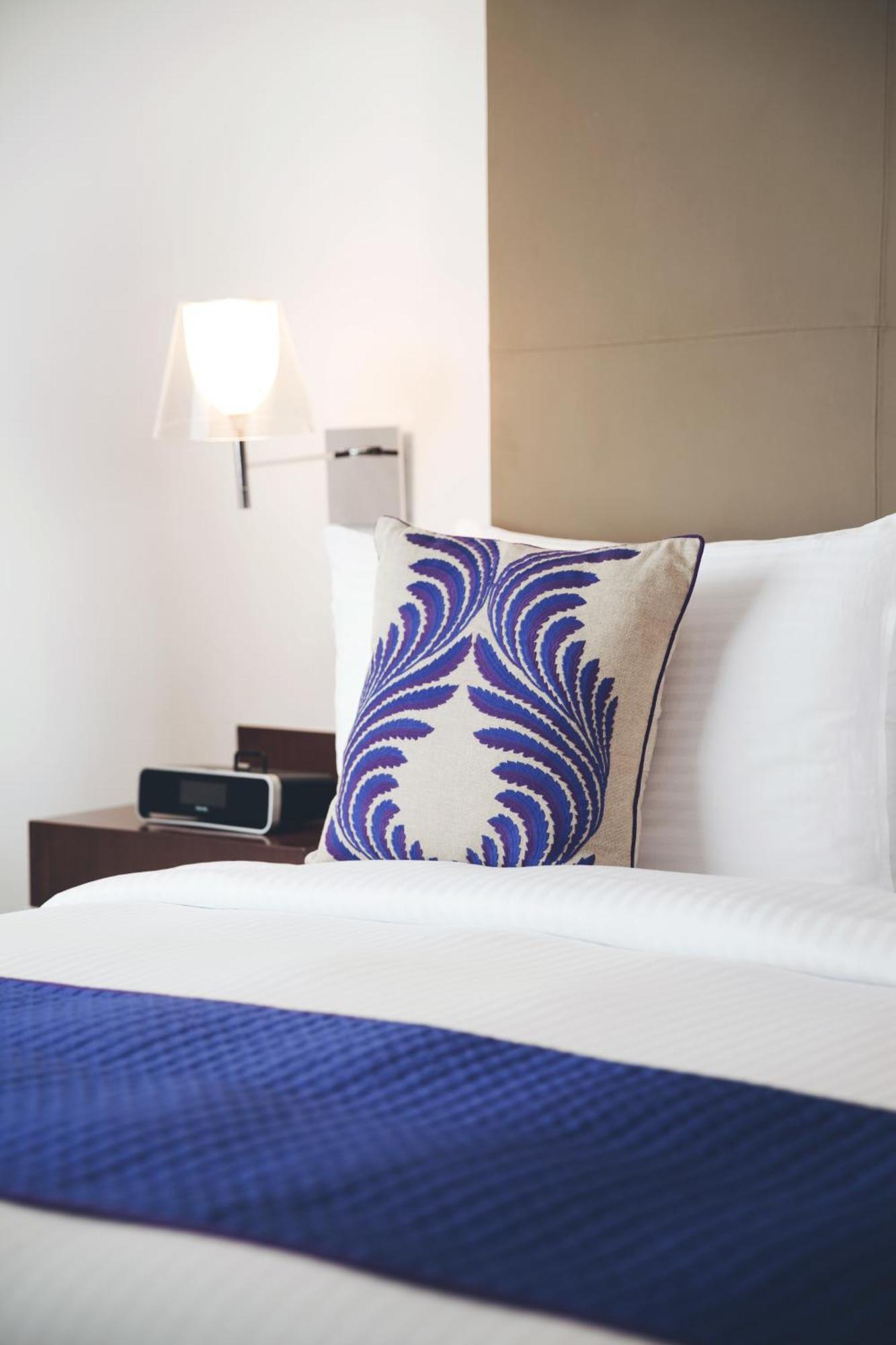 The Anya Hotel-Golf Course Road Гургаон Экстерьер фото