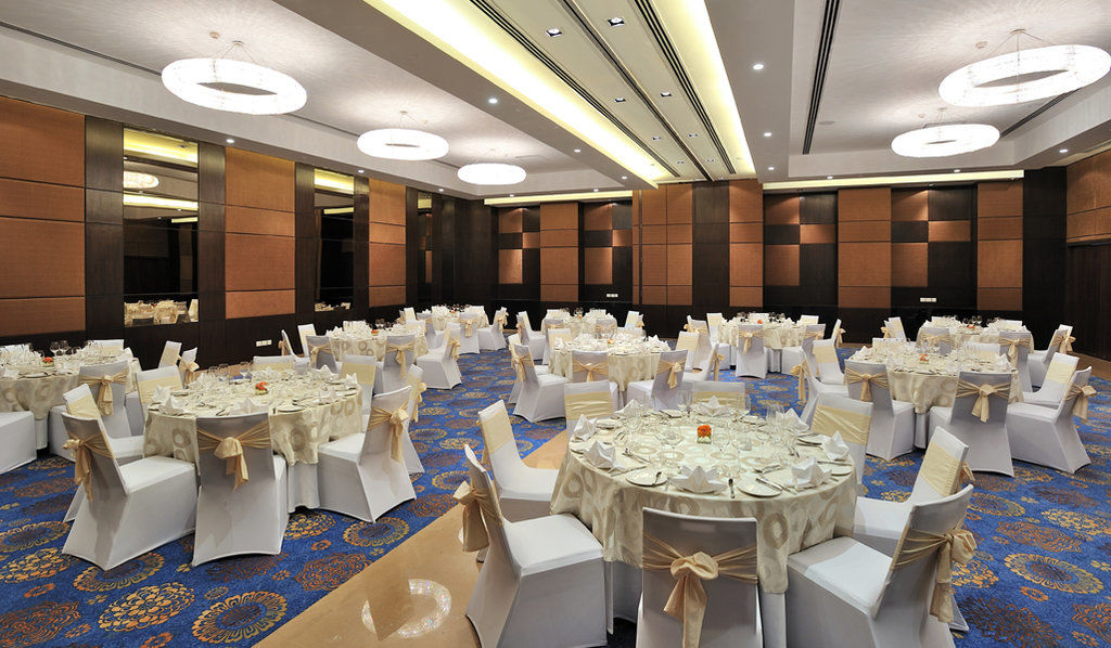 The Anya Hotel-Golf Course Road Гургаон Экстерьер фото