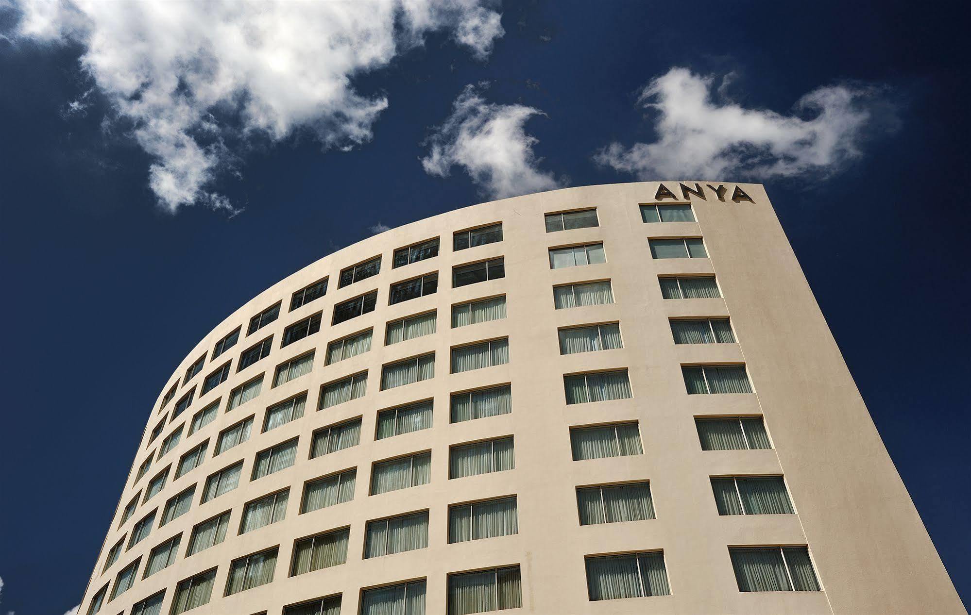 The Anya Hotel-Golf Course Road Гургаон Экстерьер фото