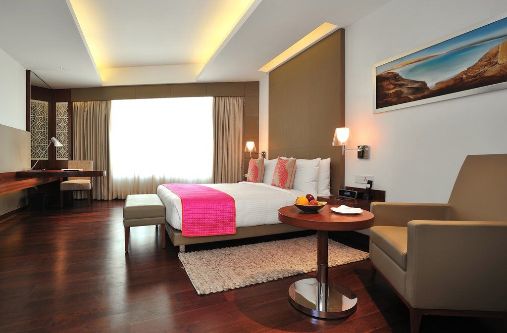 The Anya Hotel-Golf Course Road Гургаон Экстерьер фото